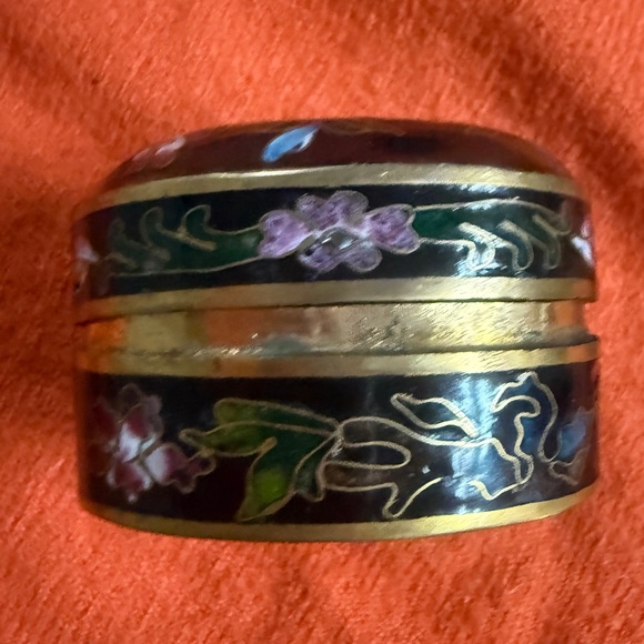 Vintage Hand-Painted cloisonné Oval pill Box W/Lid - Picture 8 of 11